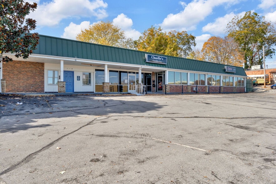 More Photos Of 401 Elm St, Johnson City Freestanding For Sale