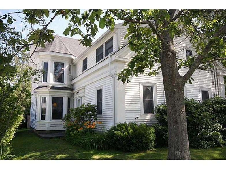 More Photos Of 68 Elm St, Camden Hotel For Sale