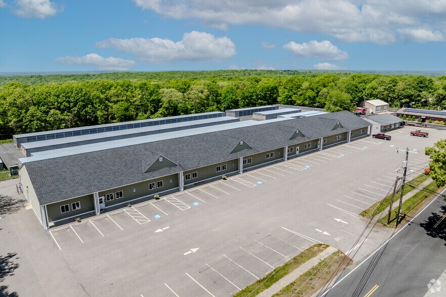 More Photos Of 430 Chapel Hill Rd, Oakdale Freestanding For Lease