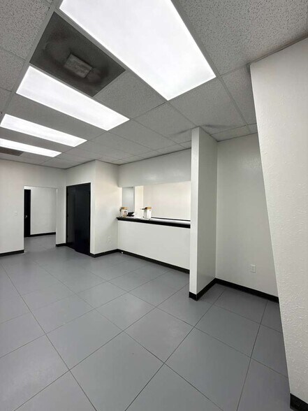 More Photos Of 2910 Antoine Dr, Houston Storefront Retail Office For Sale