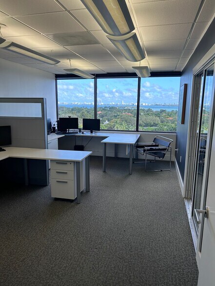 More Photos Of 4770 Biscayne Blvd, Miami Office For Sale