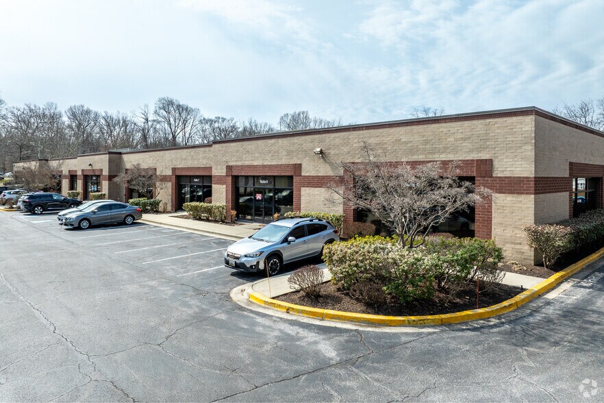 More Photos Of 2141 Priest Bridge Dr, Crofton Light Manufacturing For Lease