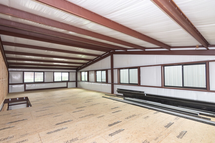 More Photos Of 451 Farrell Rd, Dripping Springs Light Distribution For Sale