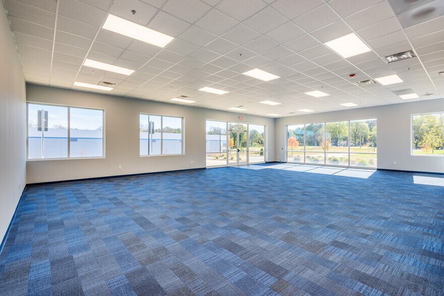 More Photos Of 192 Woodlawn St, Belmont Warehouse For Lease