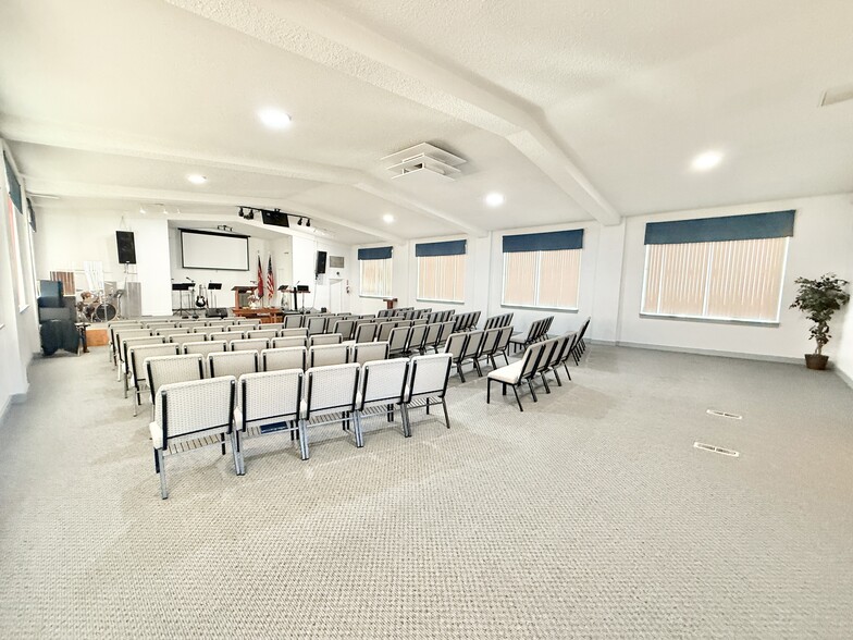 More Photos Of 303 W Clark St, Pasco Religious Facility For Sale