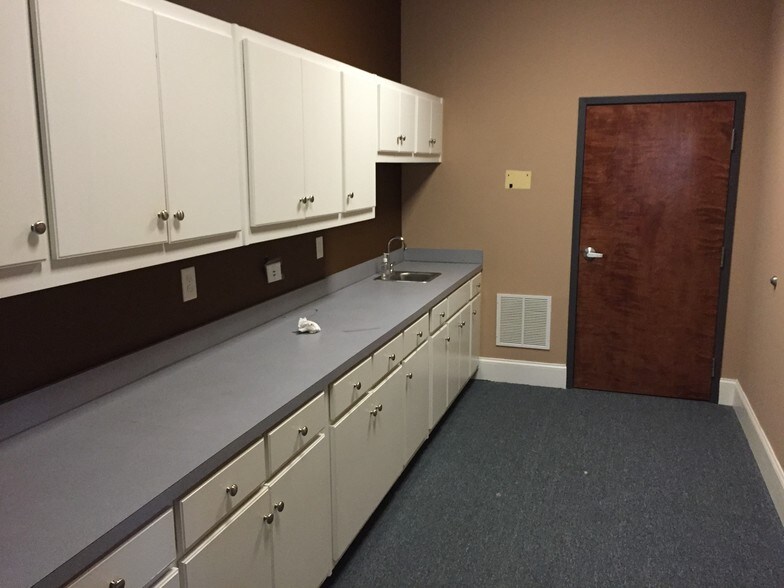 More Photos Of 335 Roselane St NW, Marietta Medical For Lease