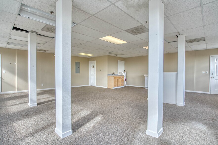 More Photos Of 201 Terry St, Longmont Storefront For Lease