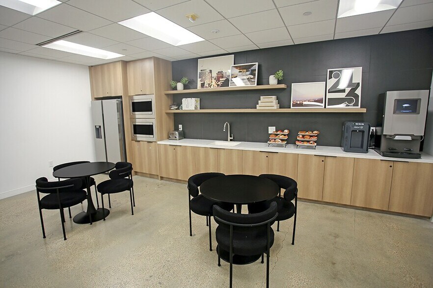 More Photos Of 9701 Wilshire Blvd, Beverly Hills Coworking Space