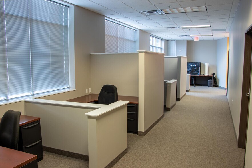 More Photos Of 1826 Lakeway Dr, Lewisville Research And Development For Sale