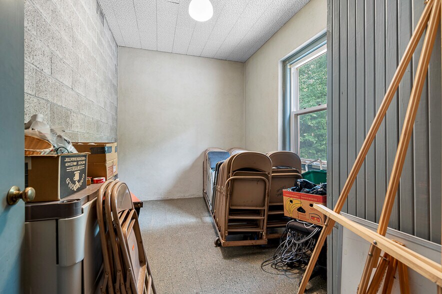 More Photos Of 27 Brandes St, Webster Office For Sale