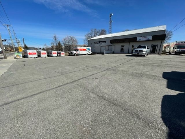 More Photos Of 722 S Liberty St, Muncie Flex For Sale