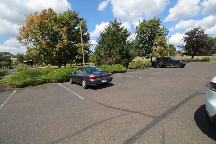 More Photos Of 121 Friends Ln, Newtown Medical For Sale