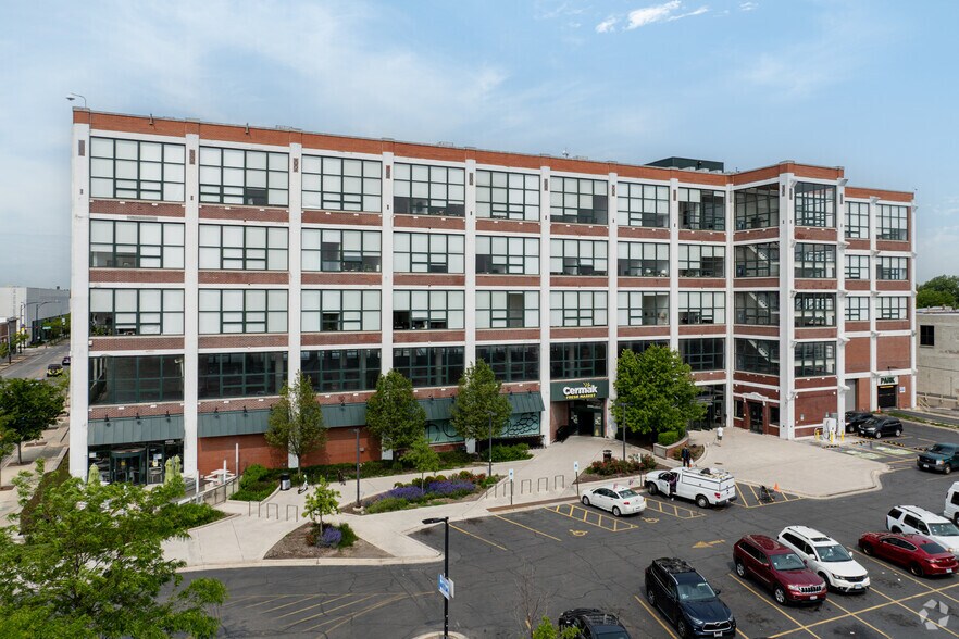 More Photos Of 4000 W Diversey Ave, Chicago General Retail For Lease