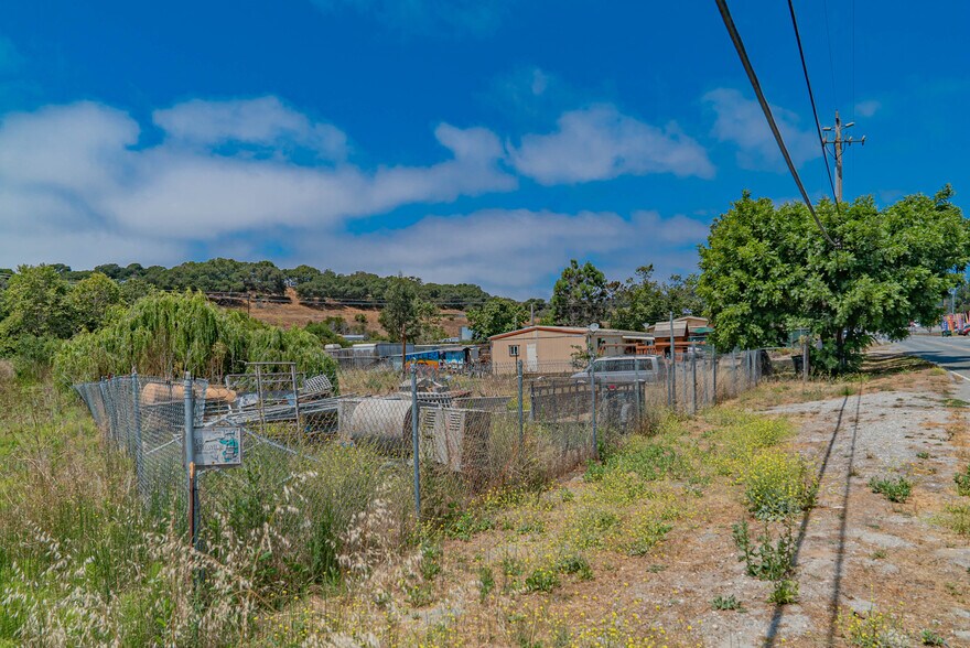 More Photos Of 10050 Reese Cir, Prunedale Warehouse For Sale