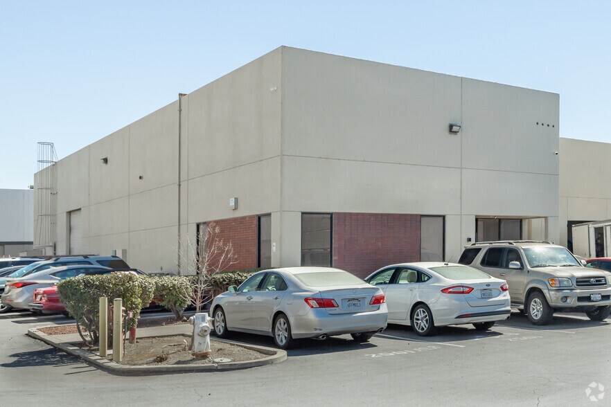 More Photos Of 2501-2511 Del Monte St, West Sacramento Warehouse For Lease