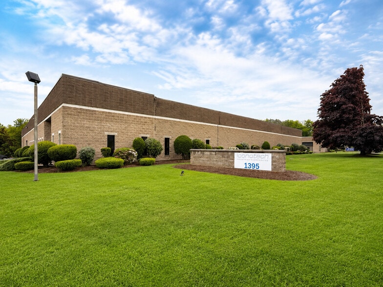 Primary Photo Of 1395 Blue Hills Ave, Bloomfield Flex For Lease