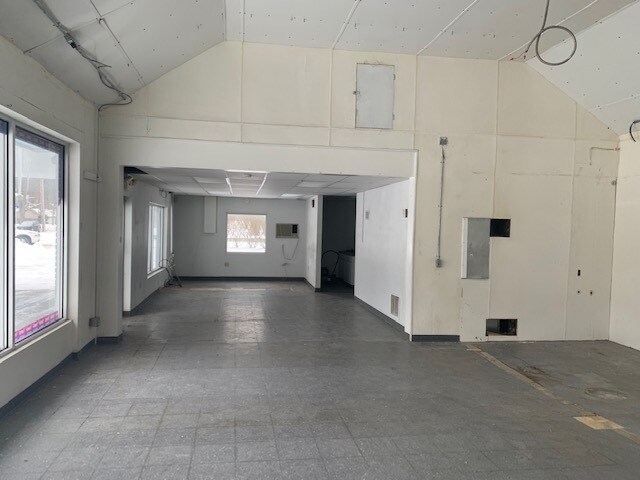 More Photos Of 8337 Mentor Ave, Mentor General Retail For Sale