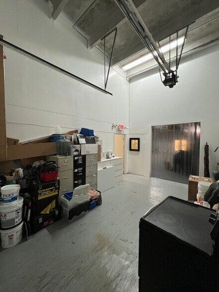 More Photos Of 3305-3345 NW 74th Ave, Miami Warehouse For Lease