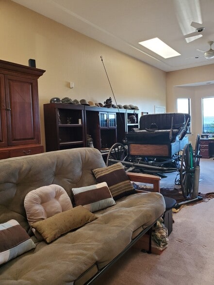 More Photos Of 13279 Roadrunner Loop, Red Bluff Airplane Hangar For Sale