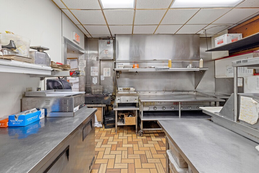 More Photos Of 733 Bedford St, Whitman Restaurant For Sale