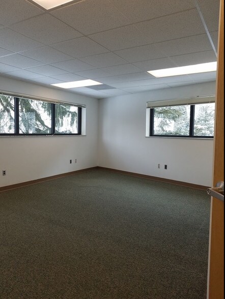 More Photos Of 4068 Mt Royal Blvd, Allison Park Medical For Lease