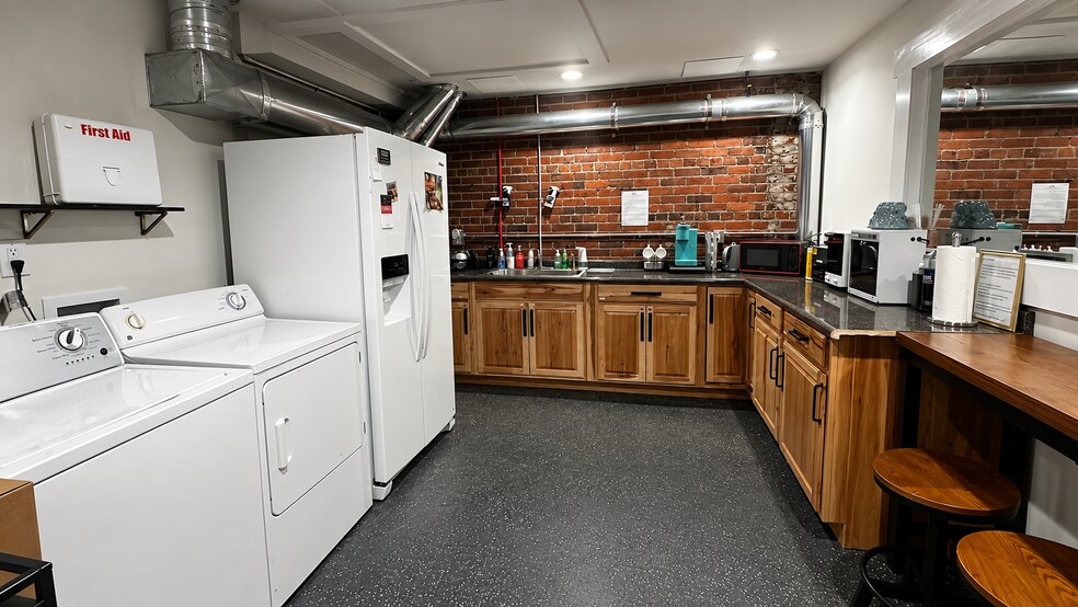 More Photos Of 120-122 Anderson St, Fayetteville Coworking Space