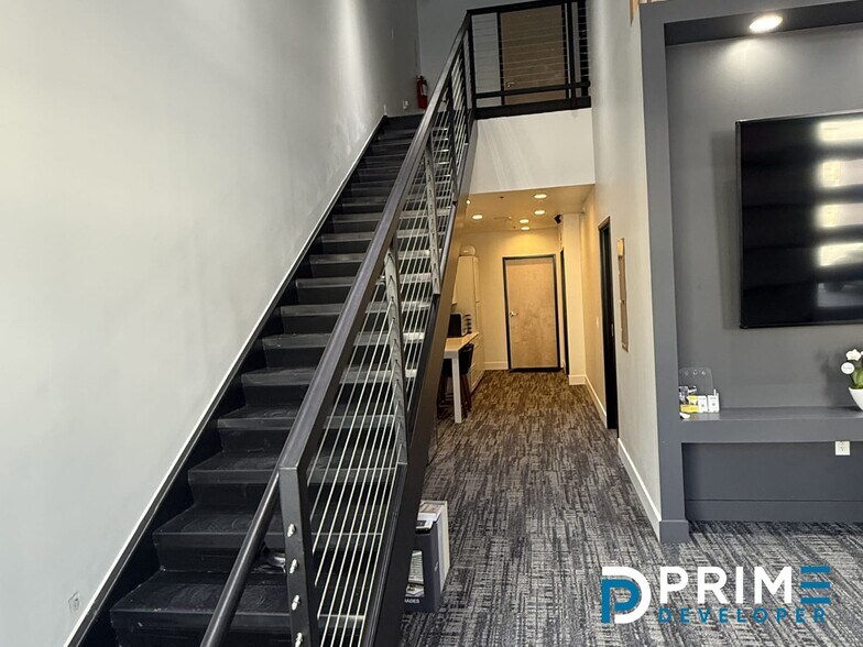 More Photos Of 15901 Ronald Reagan Blvd, Leander Showroom For Sale