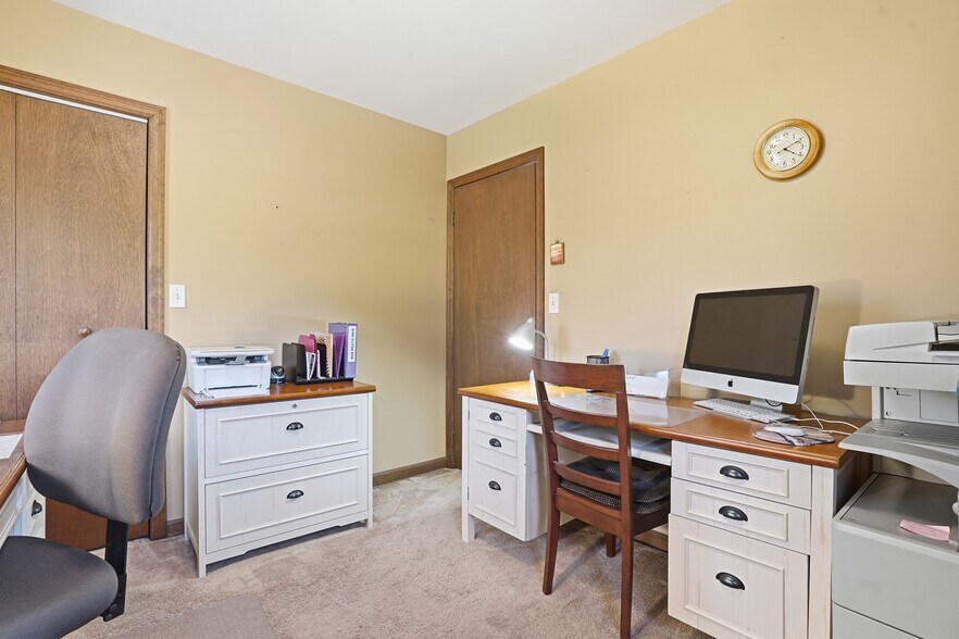 More Photos Of 120 Milford Hill Ln, Milford Flex For Sale