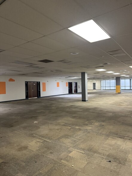 More Photos Of 2828 Enterprise Dr, Anderson Office For Sale