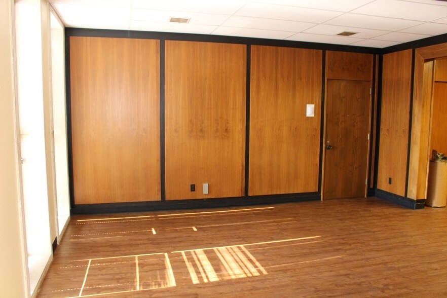 More Photos Of 501 Broad St, Rome Office For Lease