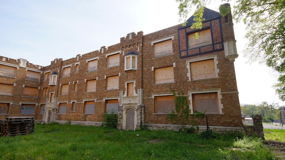 More Photos Of 5315-5325 Cabanne Ave, Saint Louis Apartments For Sale