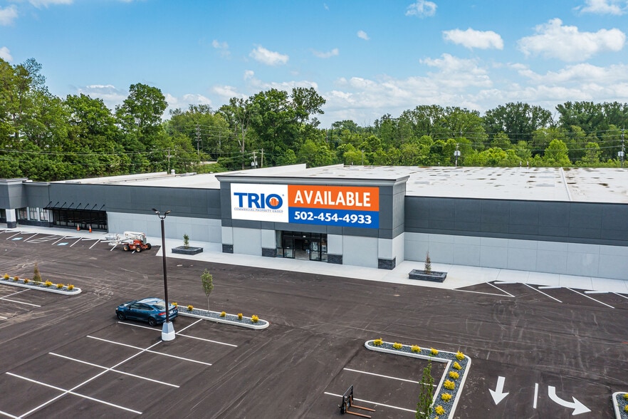Primary Photo Of 748-754 E Lewis and Clark Pky, Clarksville General Retail For Lease