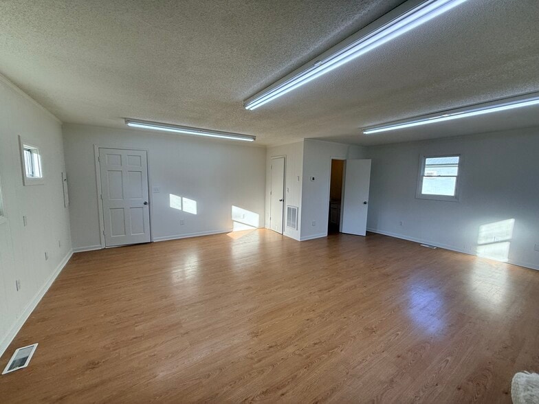More Photos Of 410 Liberty St, Rockwell Office For Lease