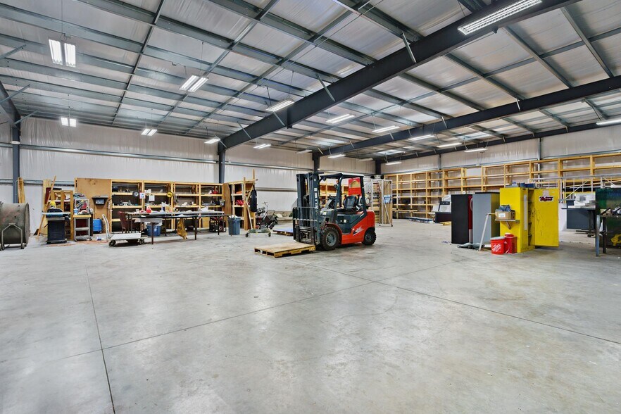 More Photos Of 125 Montclair Rd, Leesburg Warehouse For Lease