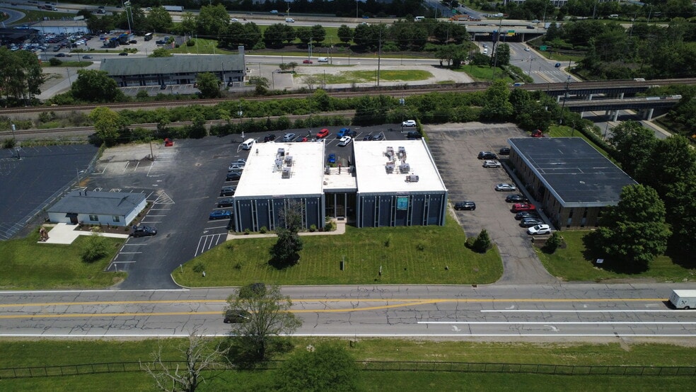 More Photos Of 4770 Indianola Ave, Columbus Office For Sale