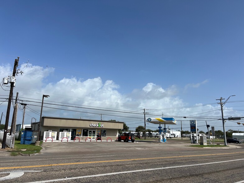 Primary Photo Of 601 Highway 35 S, Rockport Storefront Retail Office For Sale