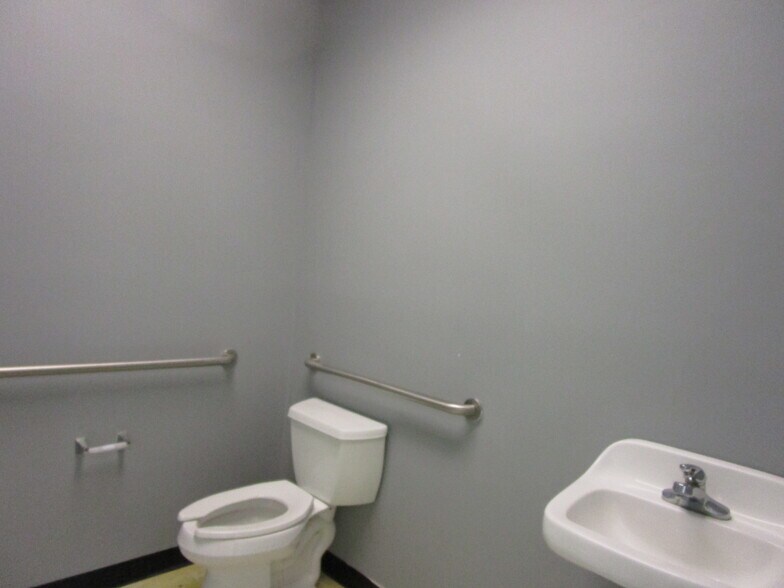 More Photos Of 1008-1016 W Mary St, Garden City General Retail For Lease