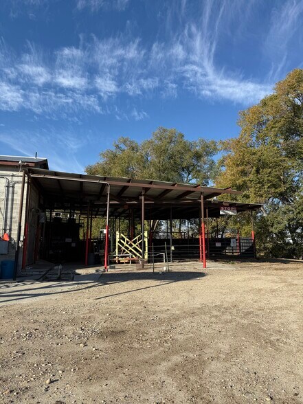 More Photos Of 3408 Industrial Rd E, Homedale Manufacturing For Sale