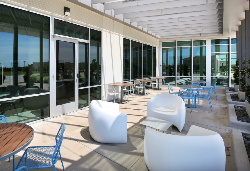 More Photos Of 8560 Belleview Dr, Plano Unknown For Lease