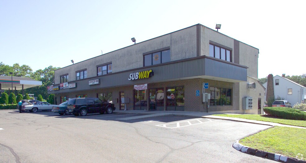 More Photos Of 325 Chamberlain Hwy, Meriden Unknown For Lease