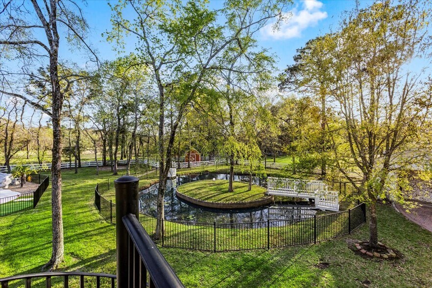 More Photos Of 8811 West Ln, Magnolia Office For Sale