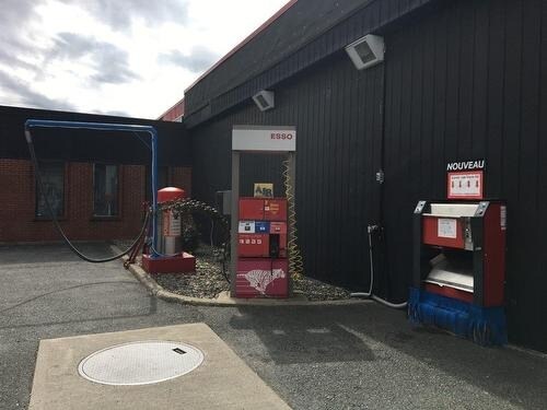 More Photos Of 14 Rue Langlois, Granby Service Station For Sale