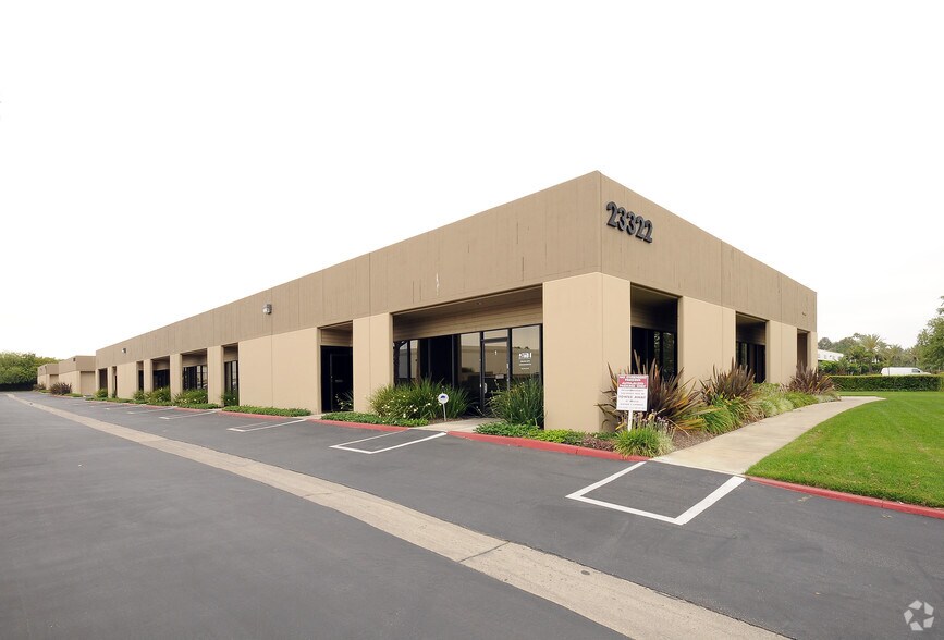 More Photos Of 23322 Peralta Dr, Laguna Hills Light Manufacturing For Lease