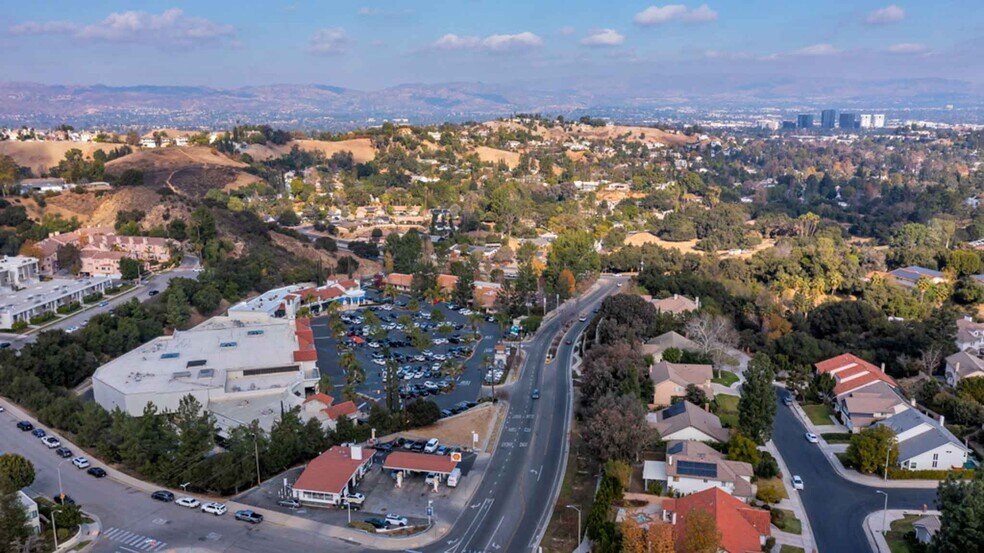 More Photos Of 22231 Mulholland Hwy, Calabasas Office For Lease