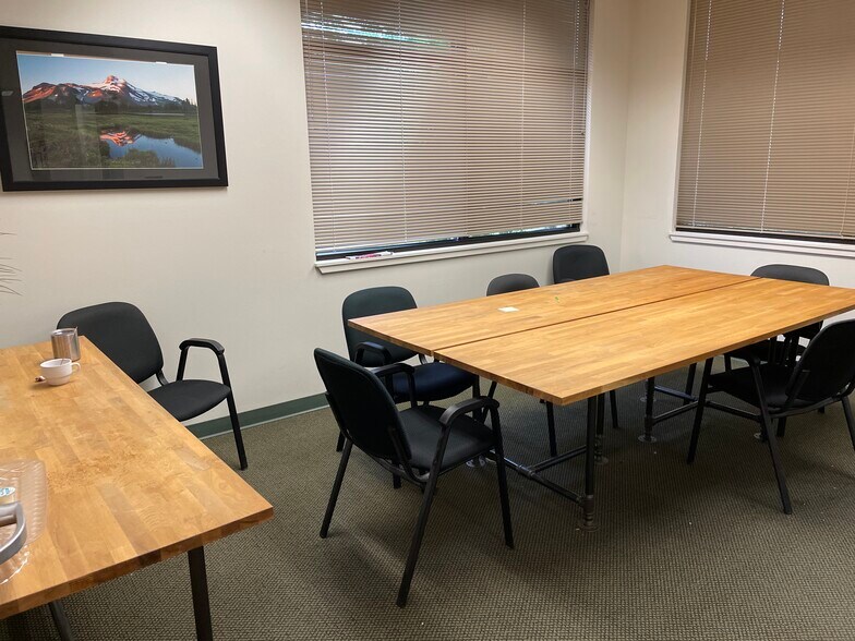 More Photos Of 7555 Falcon Crest Dr, Redmond Office Residential For Lease