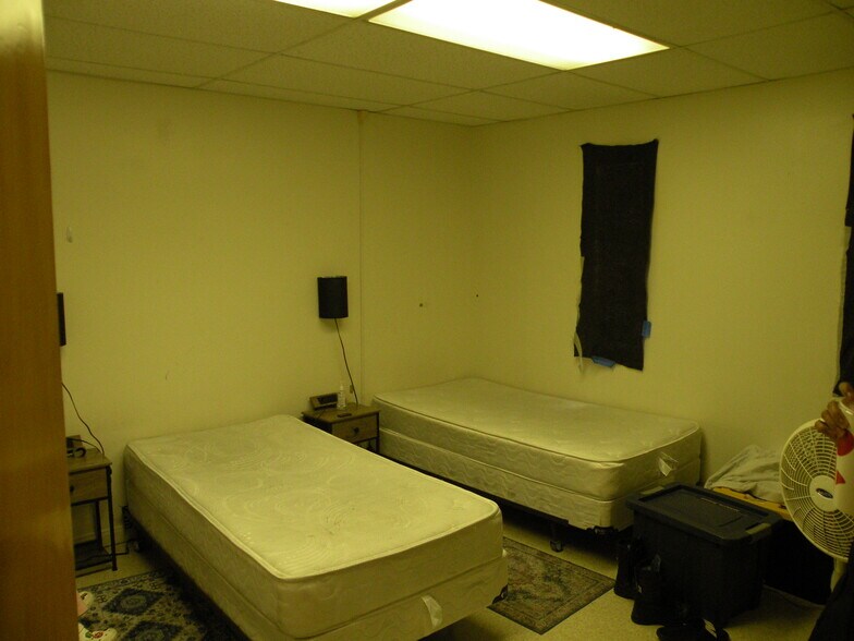 More Photos Of 3121 E Avenue I, Lancaster Freestanding For Sale