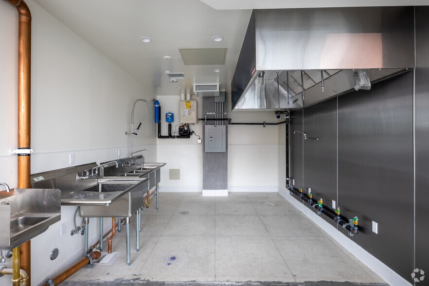 More Photos Of 8155 Van Nuys Blvd, Panorama City Apartments For Lease