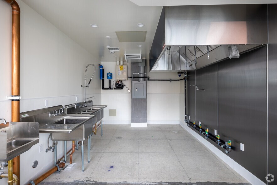 More Photos Of 8155 Van Nuys Blvd, Van Nuys Apartments For Lease