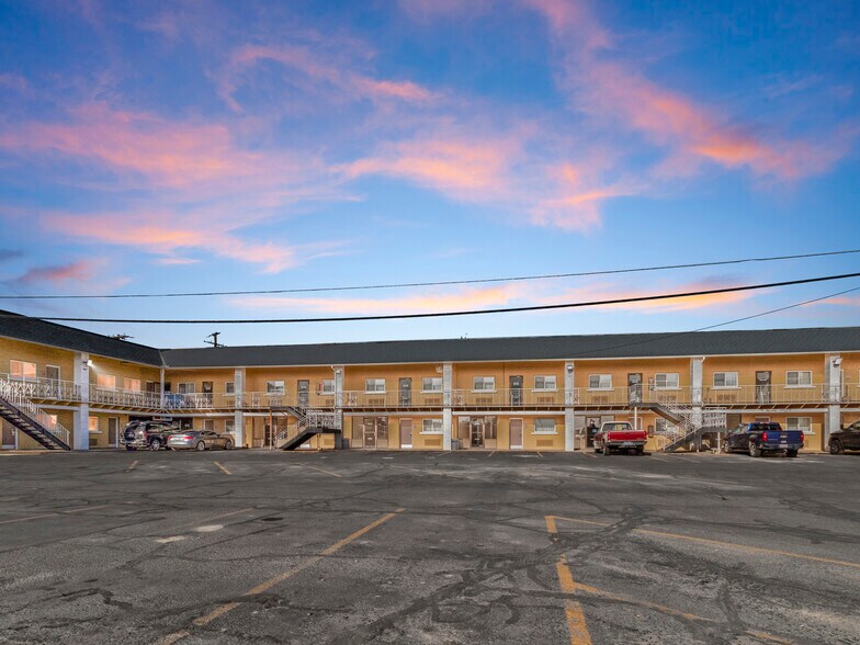 More Photos Of 1349 Idaho St, Elko Hotel For Sale