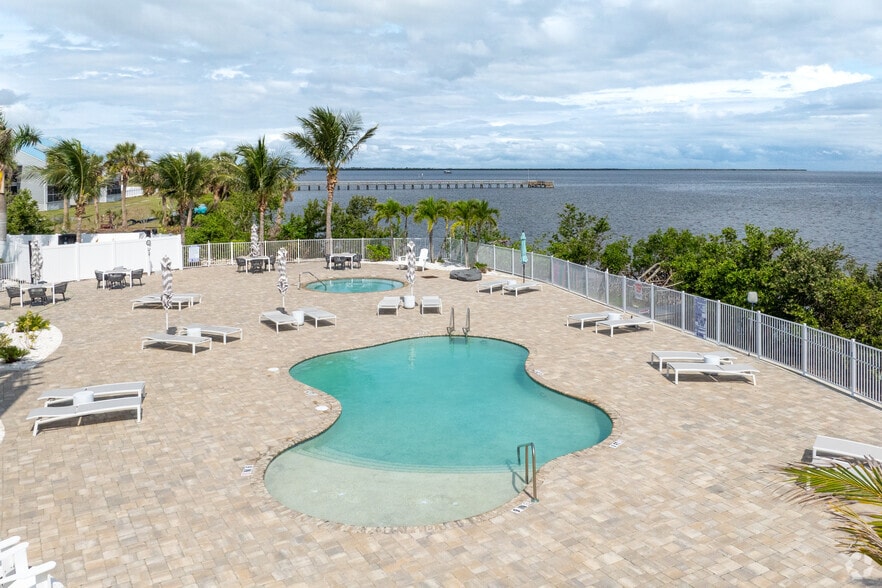 More Photos Of 14550 River Beach Dr, Port Charlotte Apartments For Sale